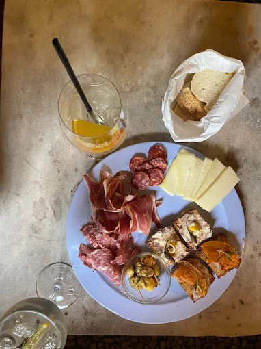 2024-03-17 (1) Aperitivo con crudi a Castagno D'Andrea